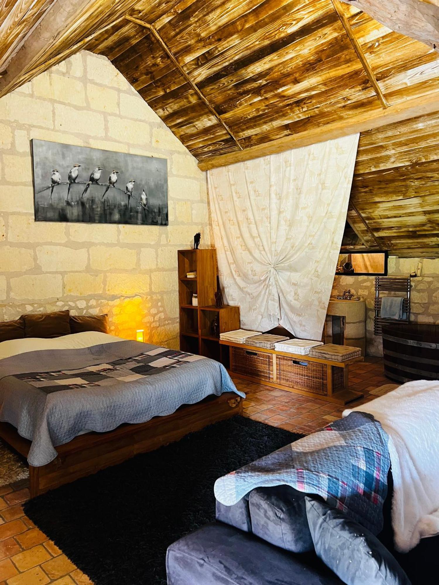 Chateau De La Thibaudiere - Chambre Du Tonneau Allonnes  外观 照片