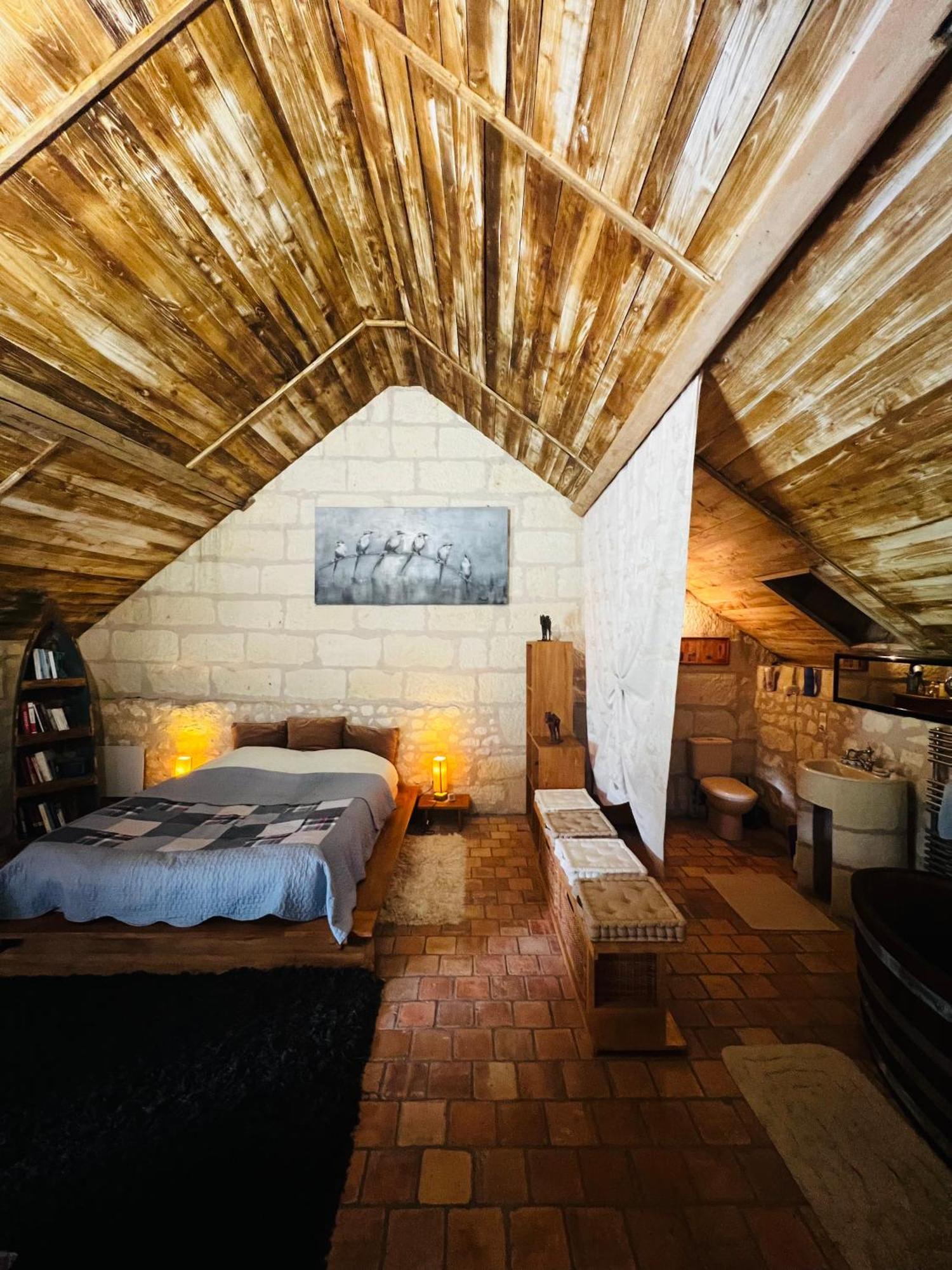 Chateau De La Thibaudiere - Chambre Du Tonneau Allonnes  外观 照片