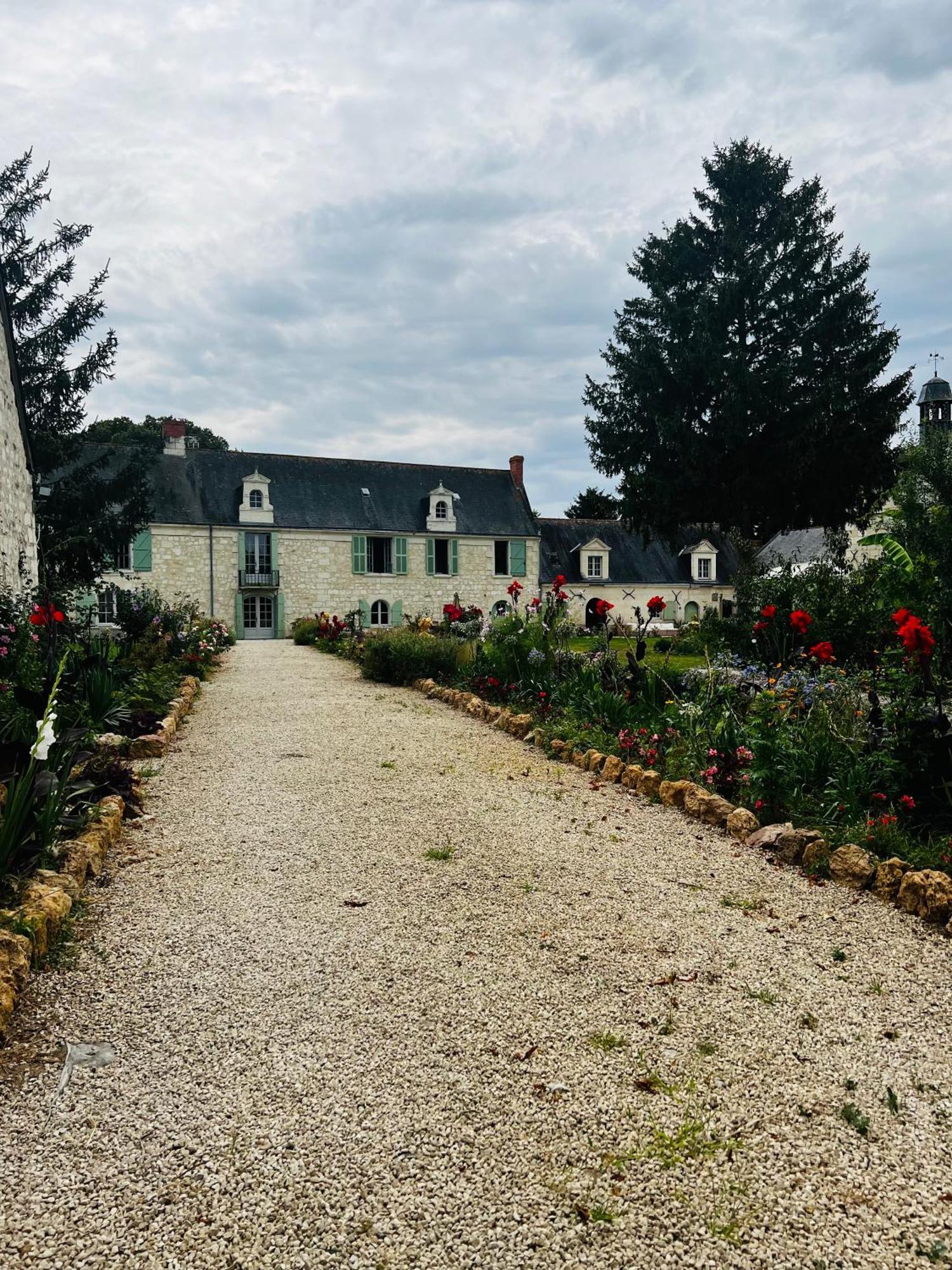 Chateau De La Thibaudiere - Chambre Du Tonneau Allonnes  外观 照片