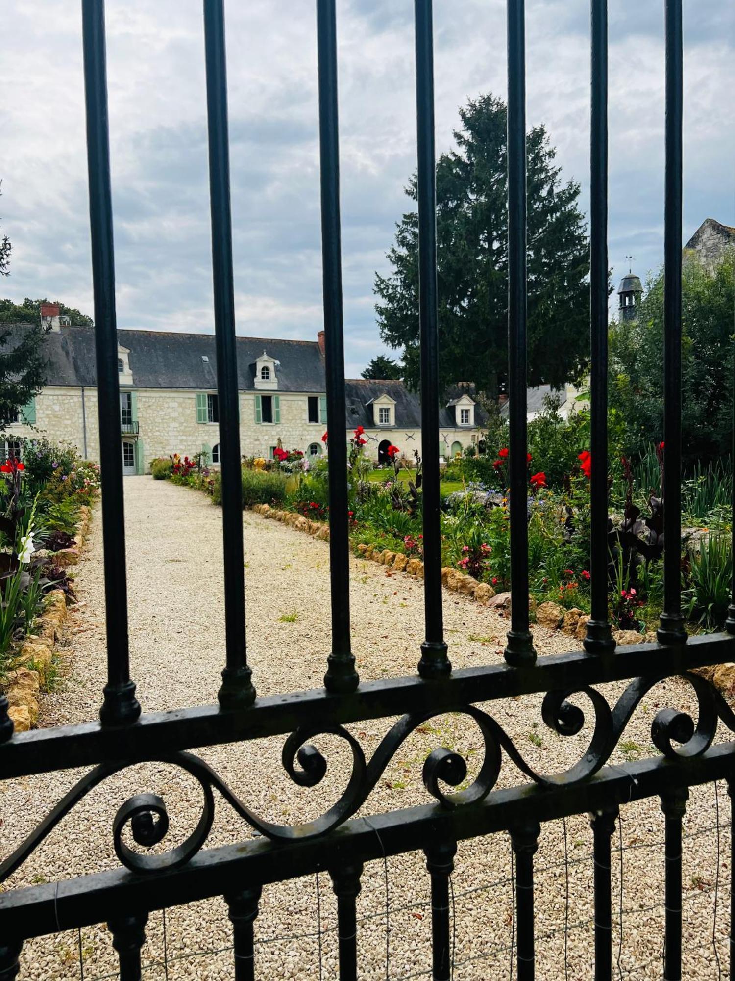 Chateau De La Thibaudiere - Chambre Du Tonneau Allonnes  外观 照片