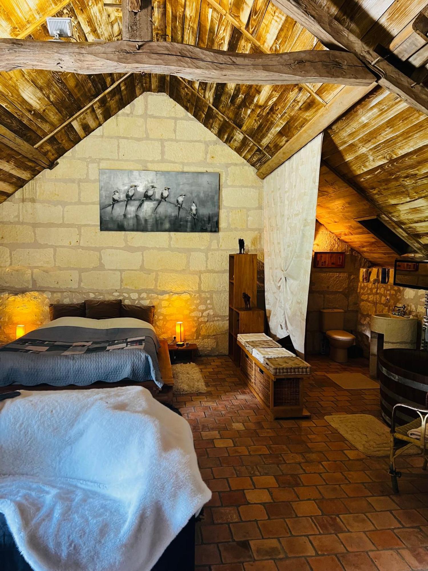Chateau De La Thibaudiere - Chambre Du Tonneau Allonnes  外观 照片